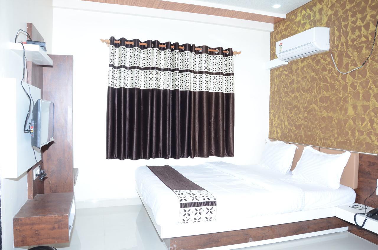 Hotel Bansidhar Somnath Bagian luar foto