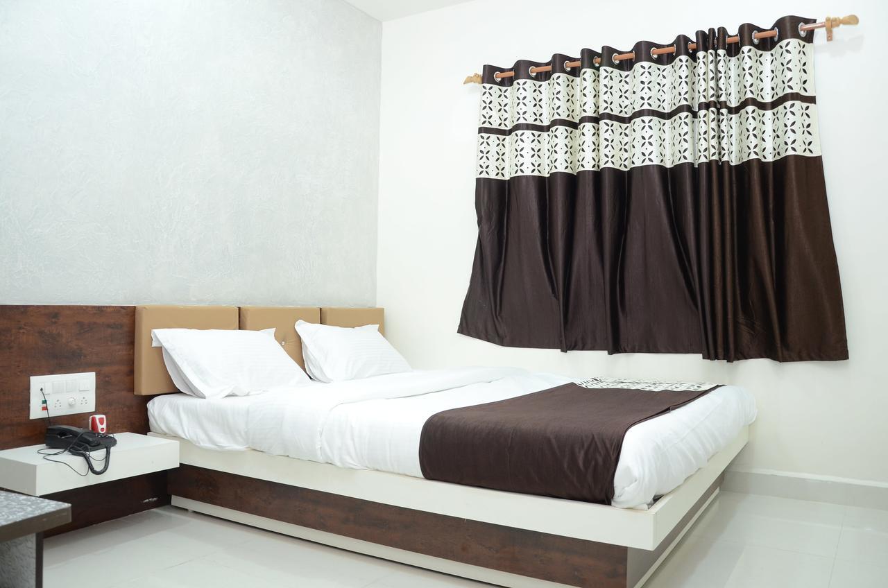 Hotel Bansidhar Somnath Bagian luar foto