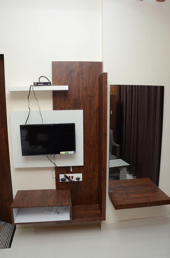 Hotel Bansidhar Somnath Bagian luar foto