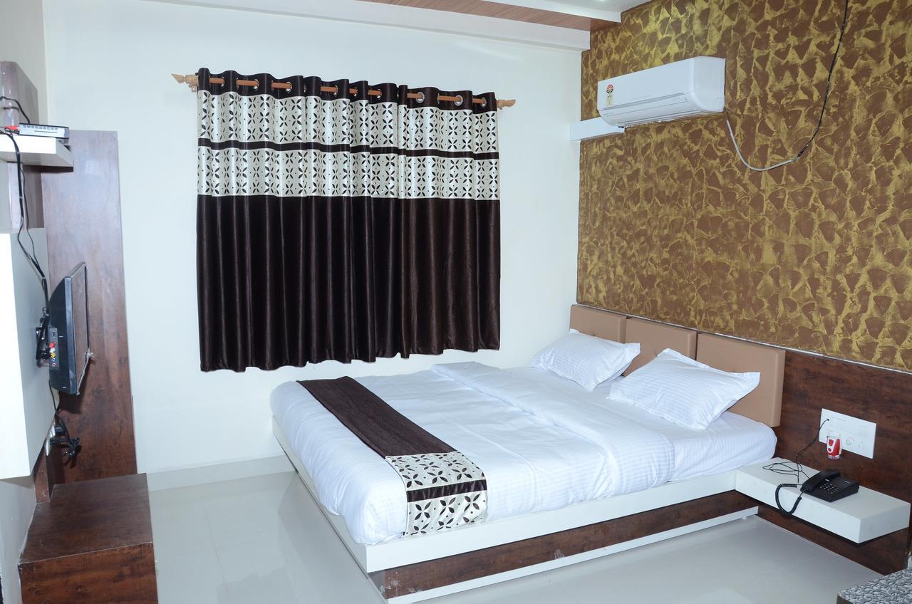 Hotel Bansidhar Somnath Bagian luar foto